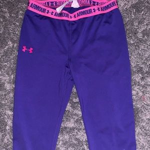 purple cropped under armour leggings